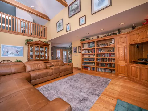 Living - 435 Hunters Ln, Morehead, KY 40351 photo 2 of 9
