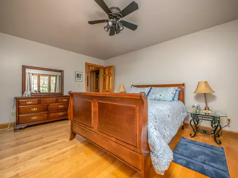 Bedroom - 435 Hunters Ln, Morehead, KY 40351 photo 1 of 11
