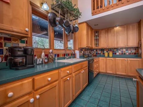 Kitchen - 435 Hunters Ln, Morehead, KY 40351 photo 2 of 4