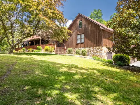Exterior - 435 Hunters Ln, Morehead, KY 40351 photo 7 of 15