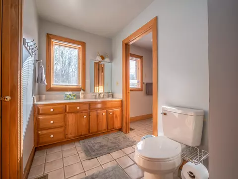 Bath - 435 Hunters Ln, Morehead, KY 40351 photo 2 of 10