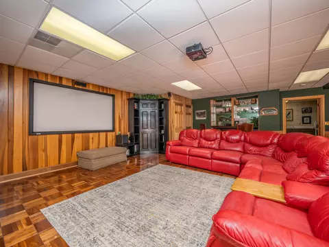 Living - 435 Hunters Ln, Morehead, KY 40351 photo 8 of 9