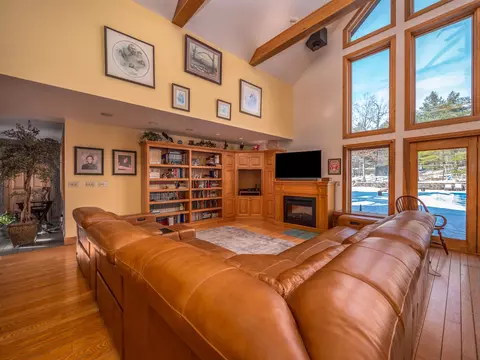 Living - 435 Hunters Ln, Morehead, KY 40351 photo 1 of 9