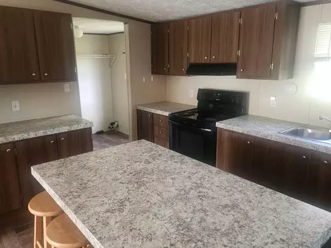 Kitchen - 72 Vacation St, Nancy, KY 42544 photo 1 of 2