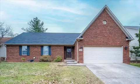 1032 Crimson Creek Dr, Lexington, KY 40509