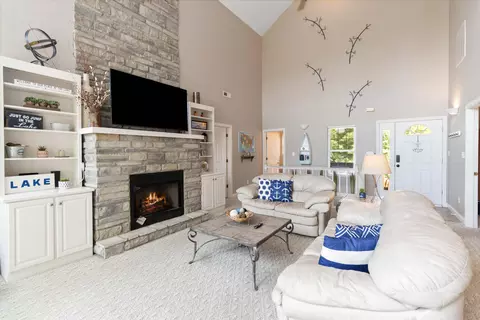 Living - 31 Sky View Ln, Burnside, KY 42519 photo 5 of 8