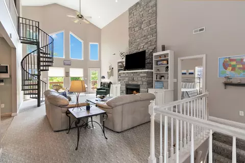 Living - 31 Sky View Ln, Burnside, KY 42519 photo 1 of 8