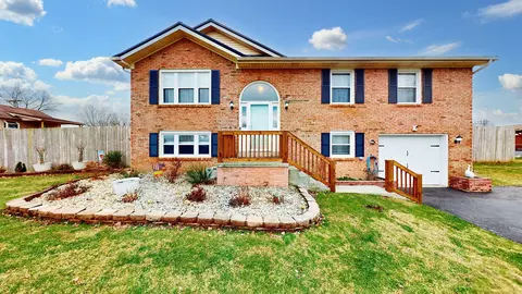 303 Peachtree Dr, Berea, KY 40403