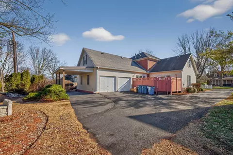 Exterior - 136 Wetherburn Ct, Danville, KY 40422 photo 5 of 7