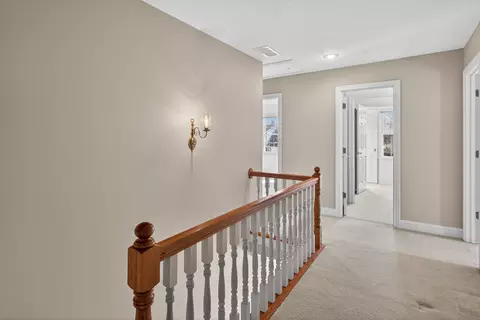 Entry Way - 136 Wetherburn Ct, Danville, KY 40422 photo 2 of 3
