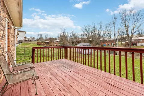 Exterior - 209 Salter Rd, Berea, KY 40403 photo 4 of 7