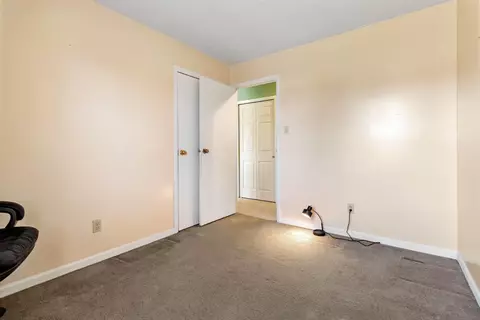 Bedroom - 209 Salter Rd, Berea, KY 40403 photo 3 of 9