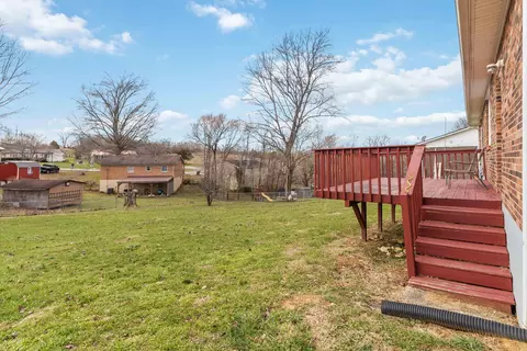 Exterior - 209 Salter Rd, Berea, KY 40403 photo 5 of 7