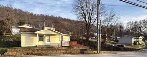 313 Fairlane Dr, Vanceburg, KY 41179