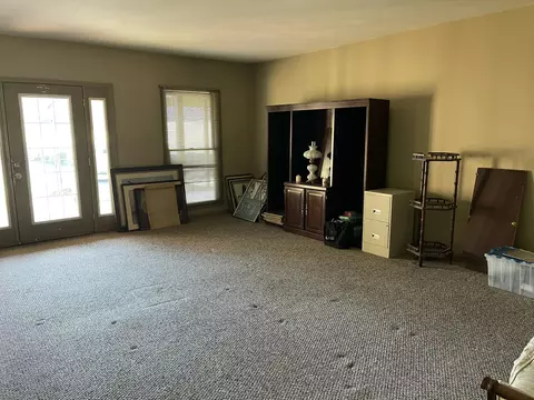 Living - 409 Fairview Rd, Middlesboro, KY 40965 photo 1 of 6