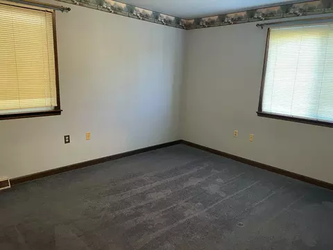 Bedroom - 409 Fairview Rd, Middlesboro, KY 40965 photo 2 of 6