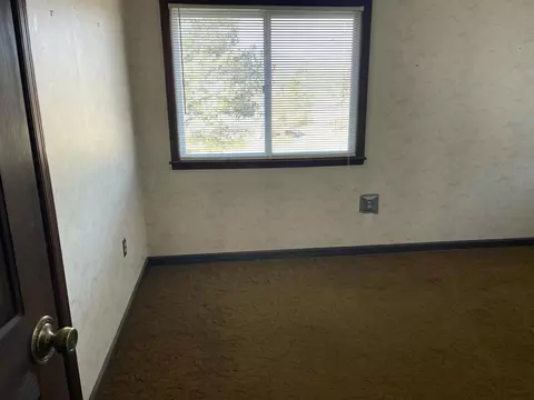 Bedroom - 409 Fairview Rd, Middlesboro, KY 40965 photo 5 of 6