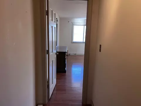 Entry Way - 409 Fairview Rd, Middlesboro, KY 40965 photo 1 of 2