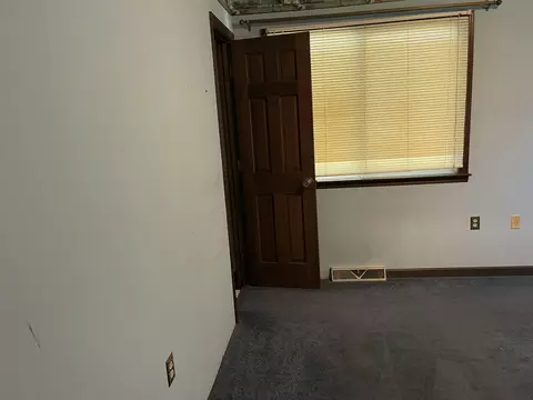 Bedroom - 409 Fairview Rd, Middlesboro, KY 40965 photo 3 of 6