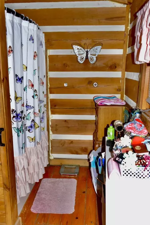 Bath - 676 Parton Rd, Liberty, KY 42539 photo 6 of 7