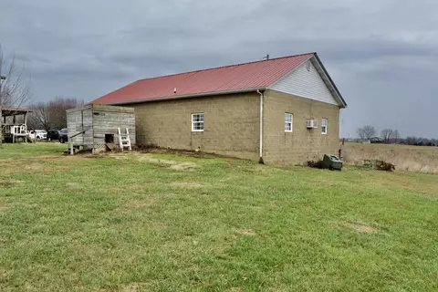 Exterior - 676 Parton Rd, Liberty, KY 42539 photo 11 of 38