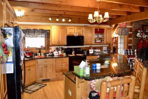 Kitchen - 676 Parton Rd, Liberty, KY 42539 photo 2 of 10