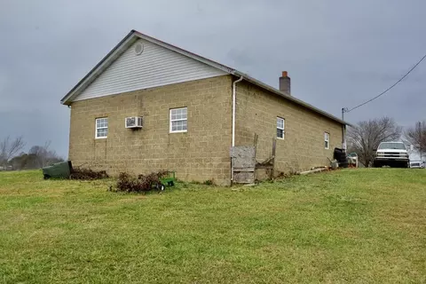 Exterior - 676 Parton Rd, Liberty, KY 42539 photo 14 of 38