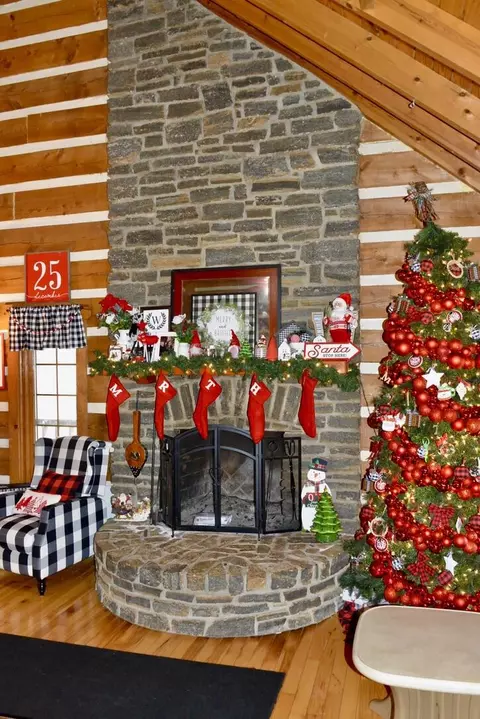Living - 676 Parton Rd, Liberty, KY 42539 photo 8 of 10