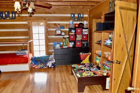 Bedroom - 676 Parton Rd, Liberty, KY 42539 photo 2 of 6