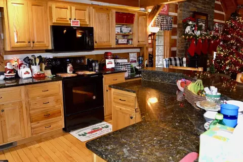 Kitchen - 676 Parton Rd, Liberty, KY 42539 photo 5 of 10