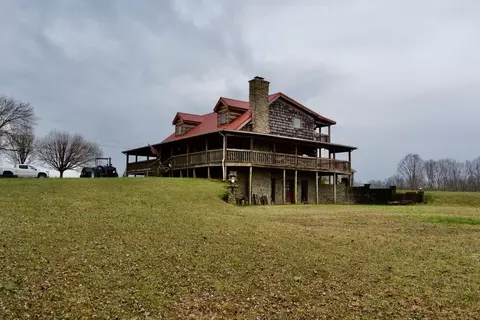 Exterior - 676 Parton Rd, Liberty, KY 42539 photo 1 of 38