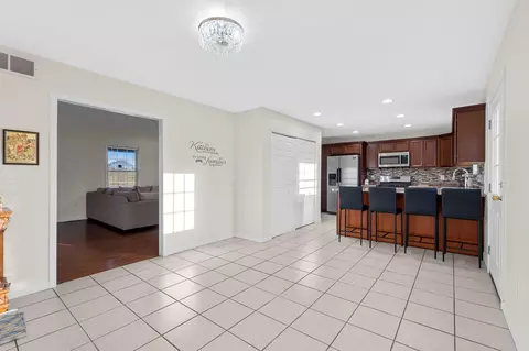 Entry Way - 175 General Cleburne Dr, Richmond, KY 40475 photo 3 of 6