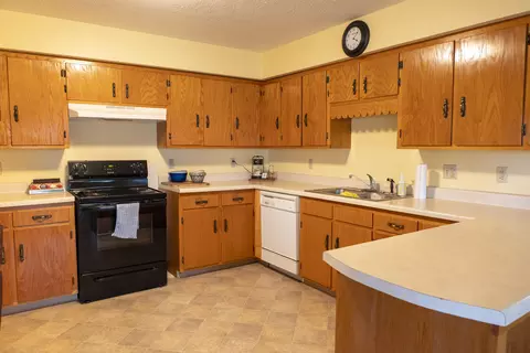 Kitchen - 55 Brown-colyer Rd, Eubank, KY 42567 photo 3 of 3