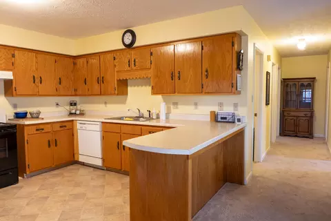 Kitchen - 55 Brown-colyer Rd, Eubank, KY 42567 photo 2 of 3