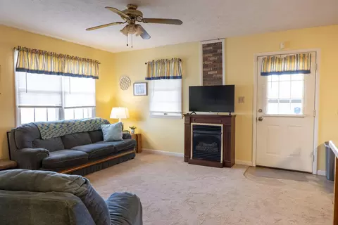 Living - 55 Brown-colyer Rd, Eubank, KY 42567 photo 3 of 3
