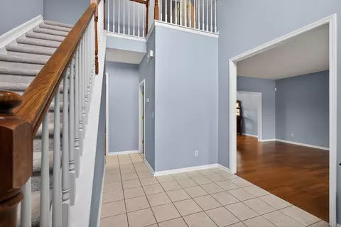 Entry Way - 199 Hawthorne Dr, Georgetown, KY 40324 photo 2 of 3