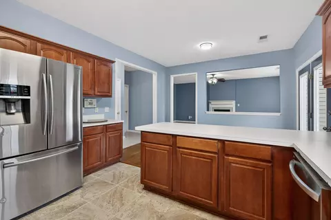 Kitchen - 199 Hawthorne Dr, Georgetown, KY 40324 photo 2 of 3