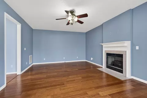 Living - 199 Hawthorne Dr, Georgetown, KY 40324 photo 6 of 6