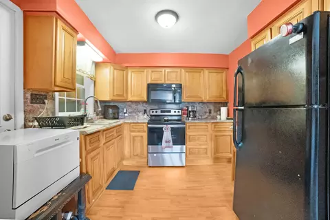 Kitchen - 65 Mckenzie Addition, Van Lear, KY 41265 photo 1 of 4