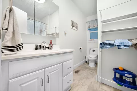 Bath - 65 Mckenzie Addition, Van Lear, KY 41265 photo 2 of 3