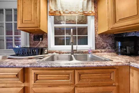 Kitchen - 65 Mckenzie Addition, Van Lear, KY 41265 photo 3 of 4