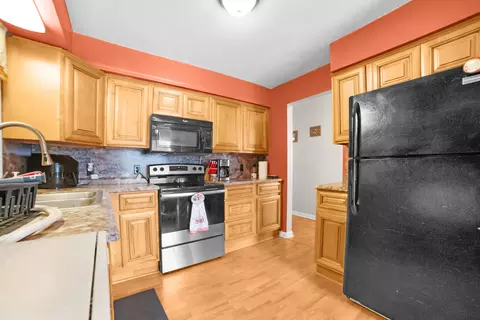 Kitchen - 65 Mckenzie Addition, Van Lear, KY 41265 photo 4 of 4