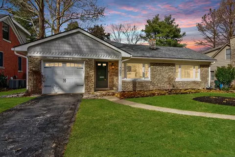 433 Holiday Rd, Lexington, KY 40502