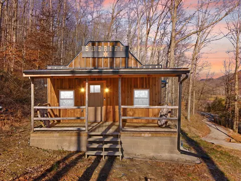 414 Upper Cane Creek Rd, Stanton, KY 40380