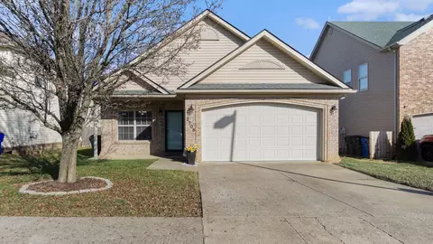 2705 Red Clover Ln, Lexington, KY 40511