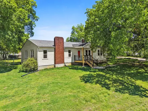 44 Horseshoe Dr, Paris, KY 40361