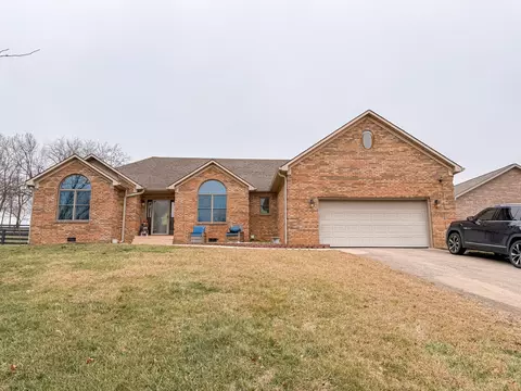 302 Willow Ridge Dr, Richmond, KY 40475