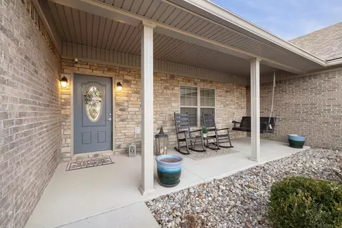 Exterior - 210 Trillium Lp, Richmond, KY 40475 photo 2 of 9
