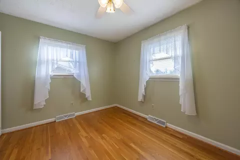 Bedroom - 608 Summit Dr, Paris, KY 40361 photo 5 of 6