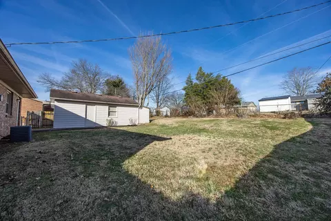 Exterior - 608 Summit Dr, Paris, KY 40361 photo 3 of 3